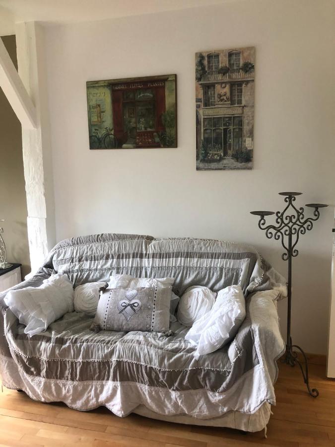 La Demeure Bed & Breakfast Sille-le-Guillaume Exterior photo