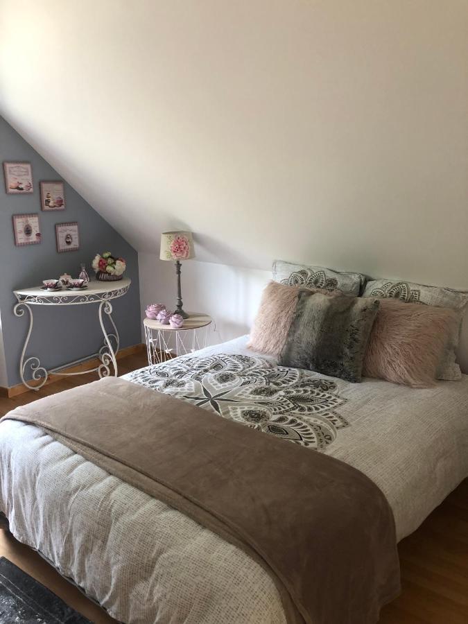 La Demeure Bed & Breakfast Sille-le-Guillaume Exterior photo