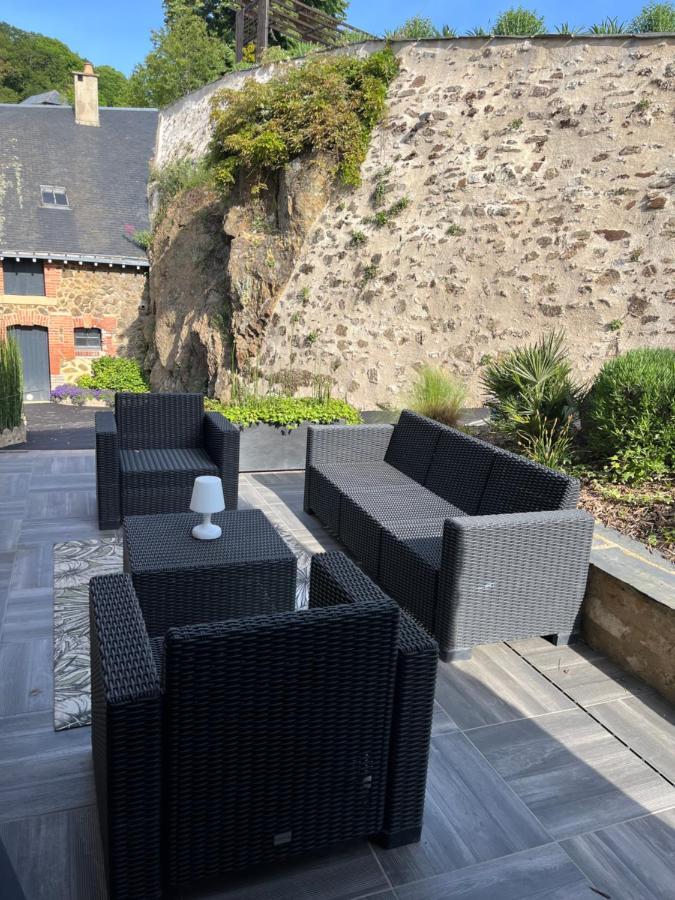 La Demeure Bed & Breakfast Sille-le-Guillaume Exterior photo